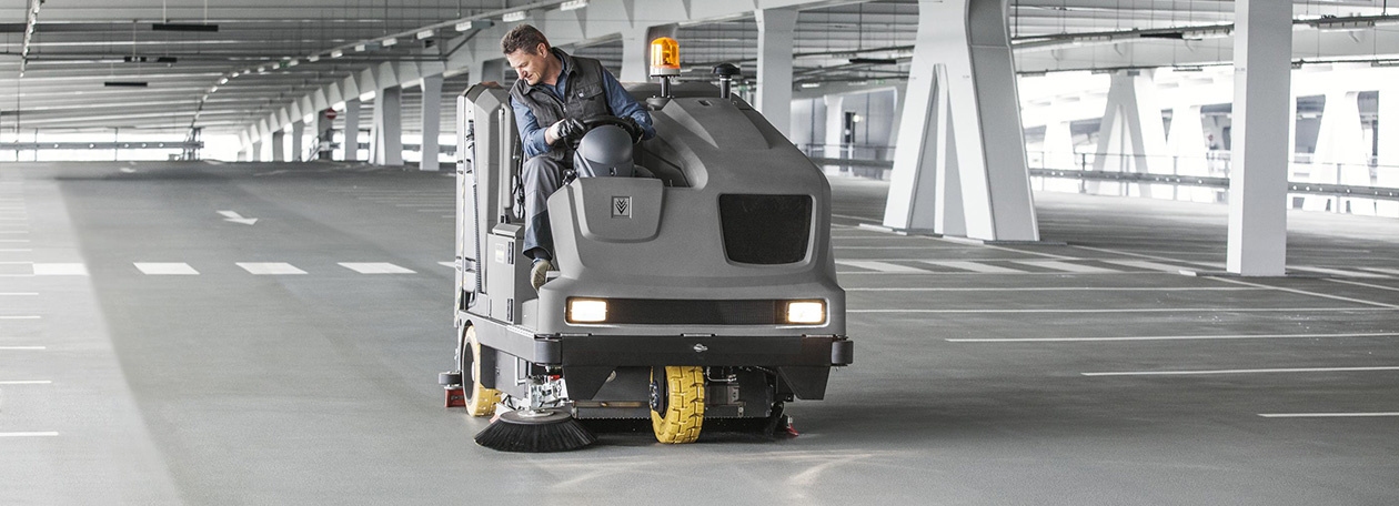 Εποχούμενες μηχανές περιποίησης δαπέδου